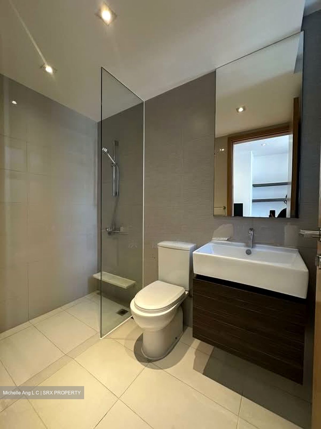 Prive (D19), Condominium #588518321